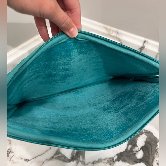 Marc Jacobs turquoise laptop neoprene sleeve - up to 15” - Picture 2 of 14